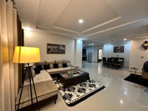 Whispering Willows Suite